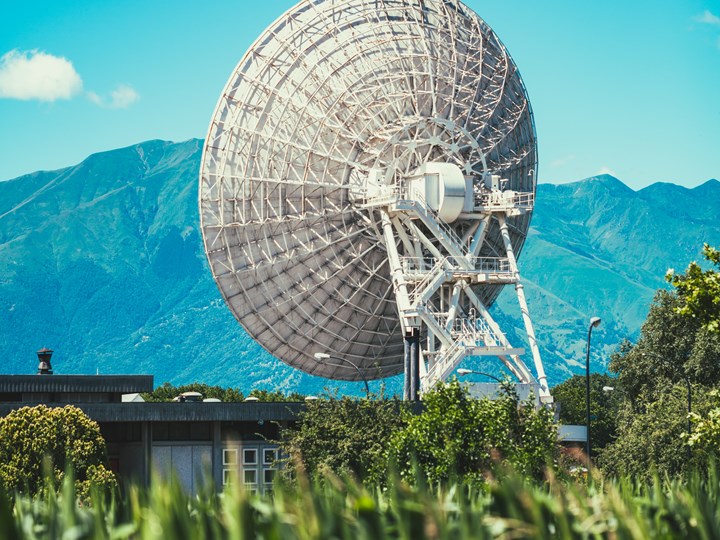 How to use the helpdesk on the space website